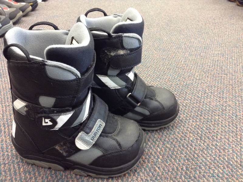 lot 97 image: Burton snowboard boots