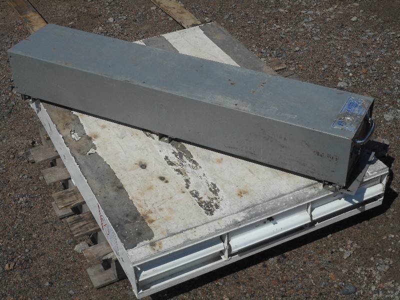 lot 5 image: Set Of (2) Commercial Roll-Out Stee...