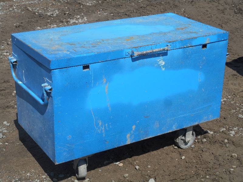 lot 8 image: Industrial Rolling Gang Box, Used, ...