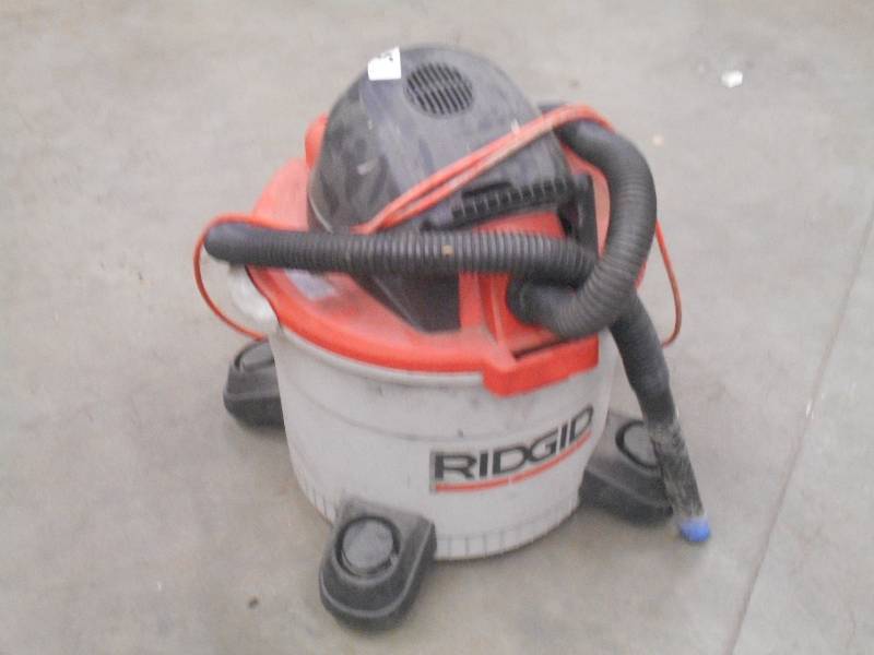 lot 15 image: Rodgid 5-Gallon WetDry Vac With Ho...