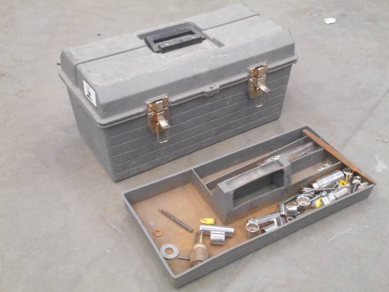 lot 16 image: Tuffbox Toolbox With Tray & Content...