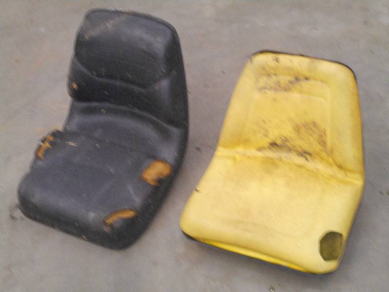 lot 32 image: (1) Cub Cadet & (1) John Deere Lawn...