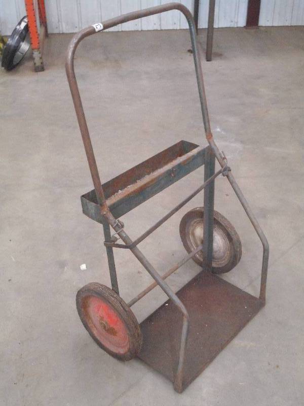 lot 33 image: Commercial Cutting Torch Cart ...