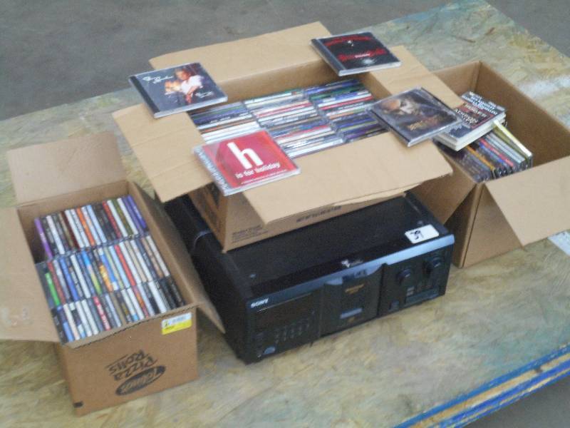 lot 39 image: Sony 300-CD Charger With (3) Boxes ...