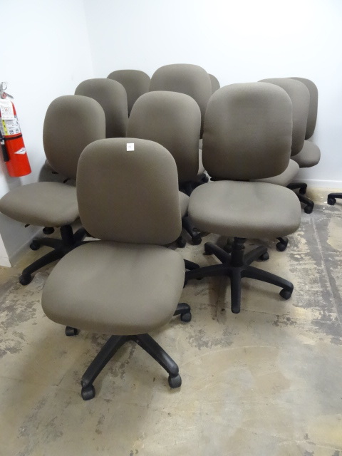 10 Matching Office Chairs on Wheels