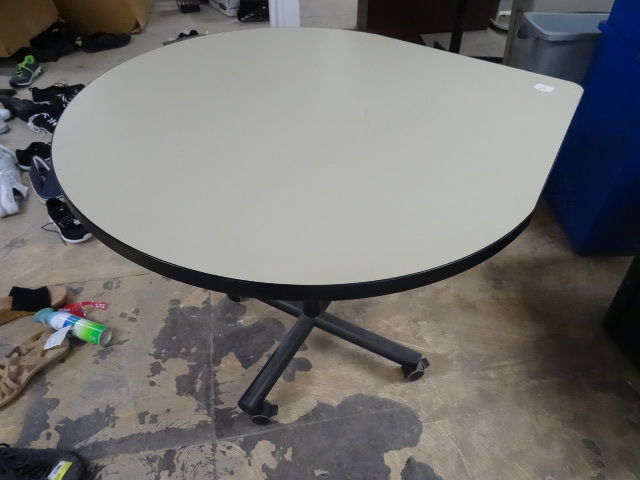 Tear Drop Table on Wheels 42
