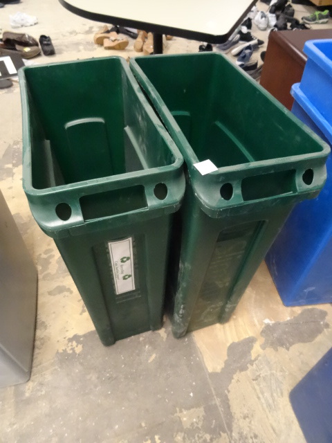 2 Garbage Cans