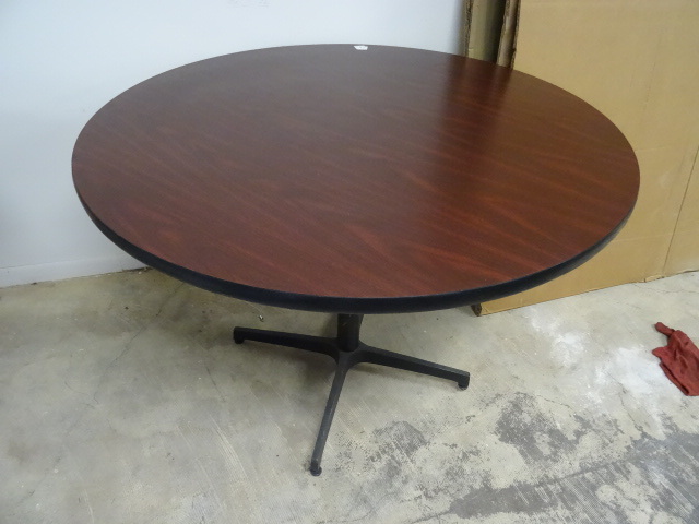 42 Round Table with Metal Base