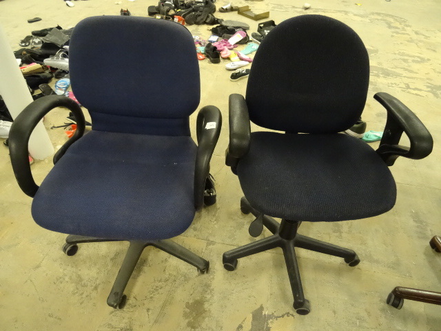2 Office Chairs on Wheels