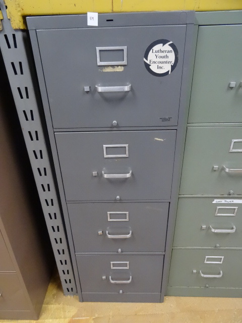 18 Metal 4 Drawer File Cabinet