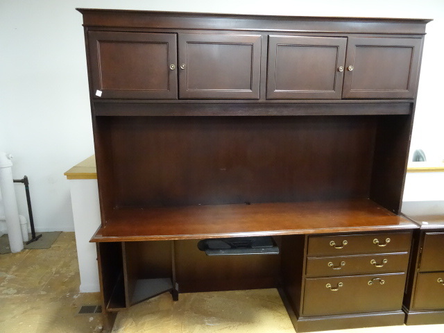 Office Desk with Hutch