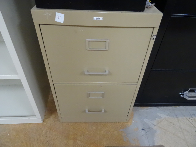 18 Metal 2 Drawer File Cabinet