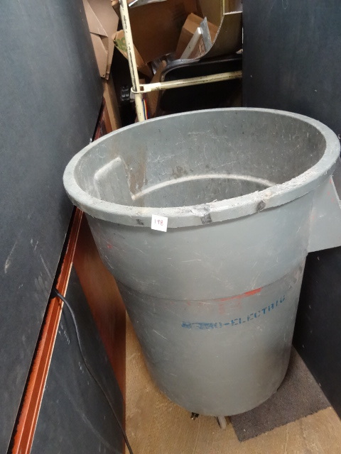 55 Gal. Garbage Can On Wheels
