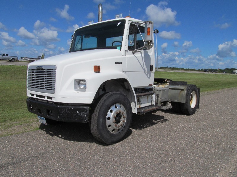 2003 Freightliner FL70