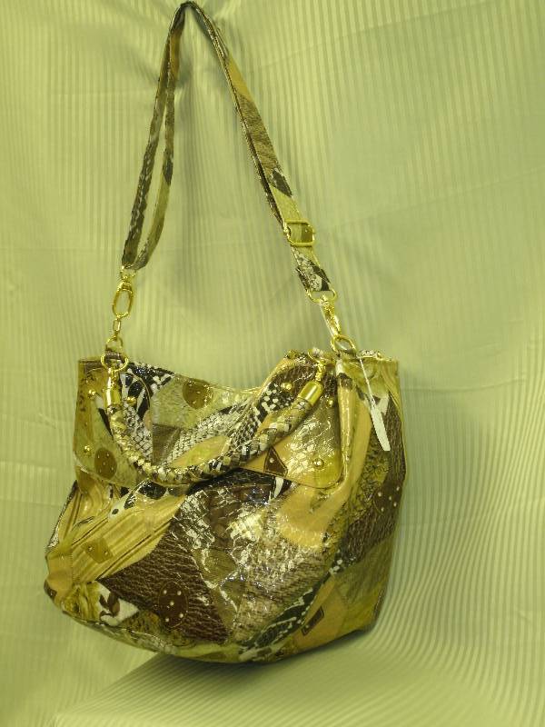 lot 35 image: Braciano Colloge Look Gold interior detachable Strape