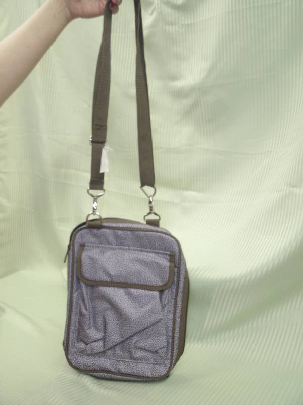 lot 41 image: 31 Shoulder Bag Detachable Handle