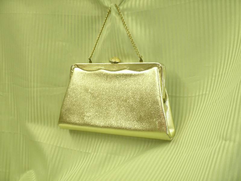 lot 52 image: Gold Tone Hand Bag