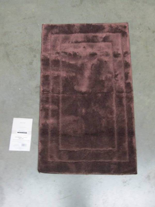 lot 54 image: McLeland Design 24 x 40 Bath Rug