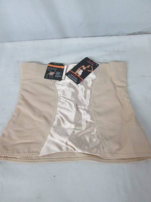 lot 75 image: Flexees Easy Up Pull-On Waistnipper