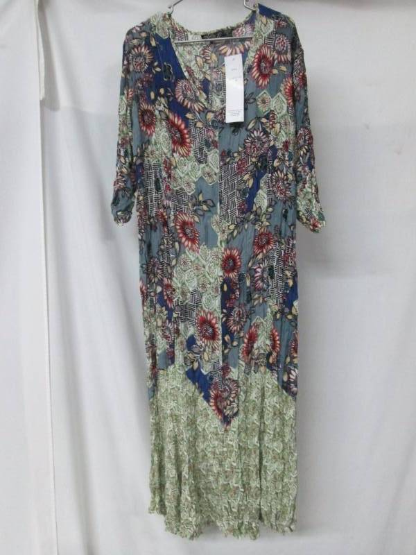 lot 59 image: White Mark Summer Dress - X-Large
