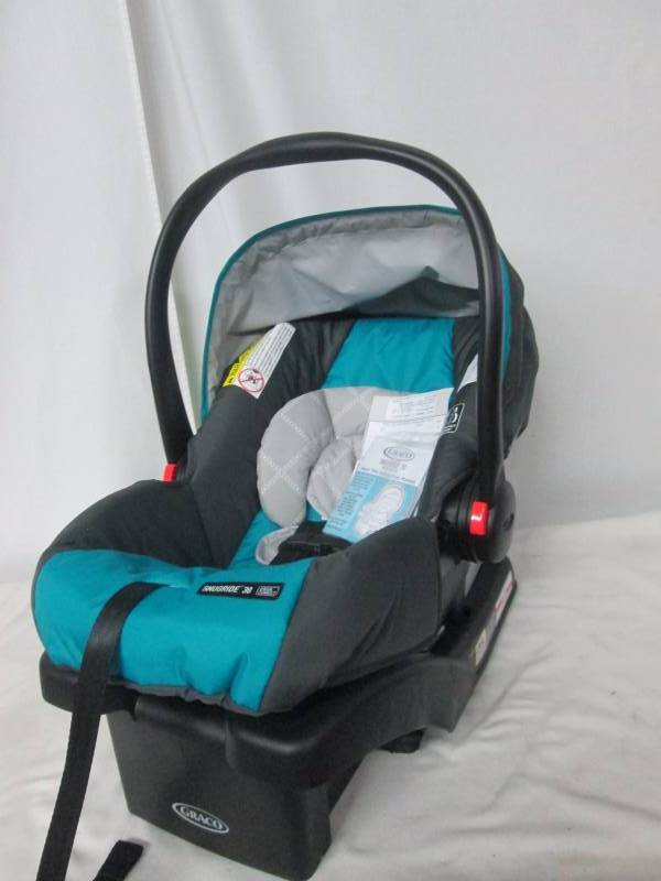lot 29 image: Graco SnugRide Click Connect 30 Car Seat