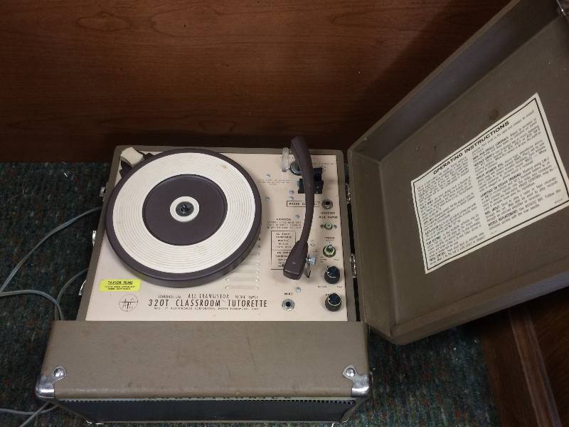 lot 30 image: Vintage Audiotronics Record Player
