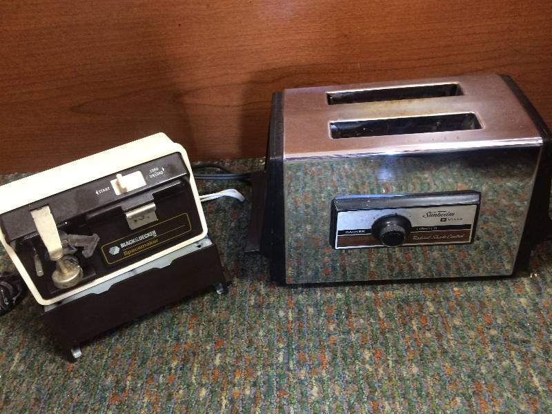 lot 33 image: Can Opener and Toaster