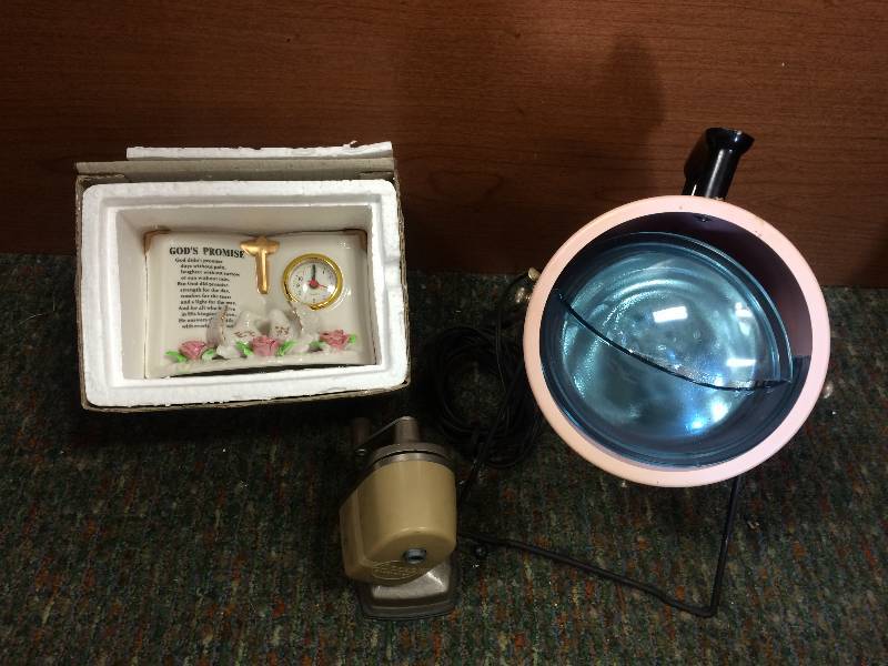 lot 35 image: Vintage Lot