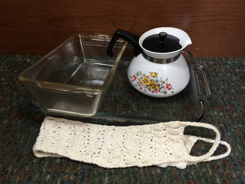 lot 38 image: Kitchen Baking Ware and Coffee Pot