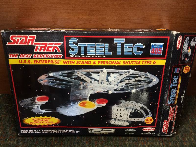 lot 46 image: Star Trek Steel Tec Kit