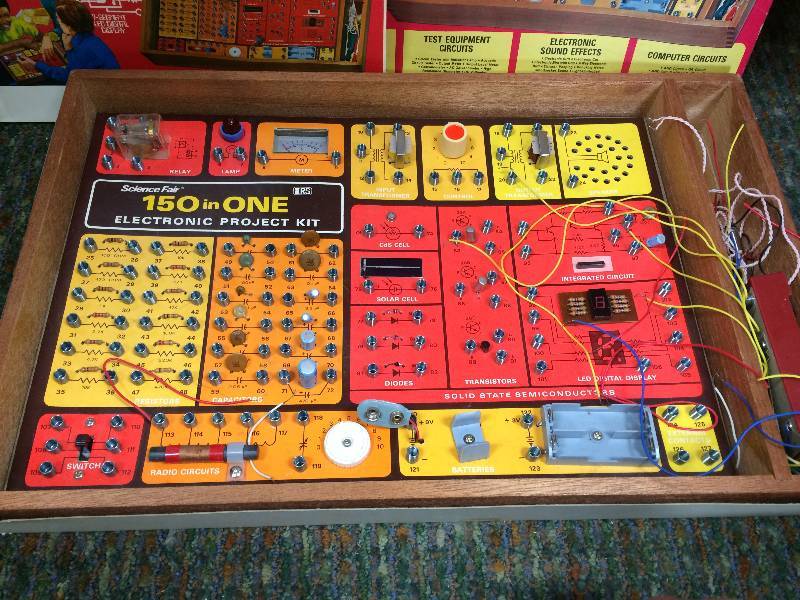 lot 47 image: Vintage Science Fair Project Kit