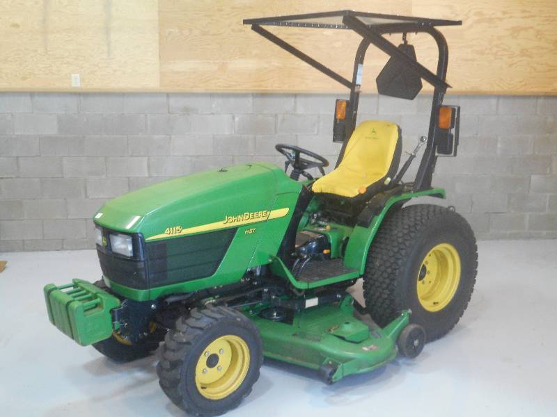 lot 1 image: John Deere 4115 Tractor