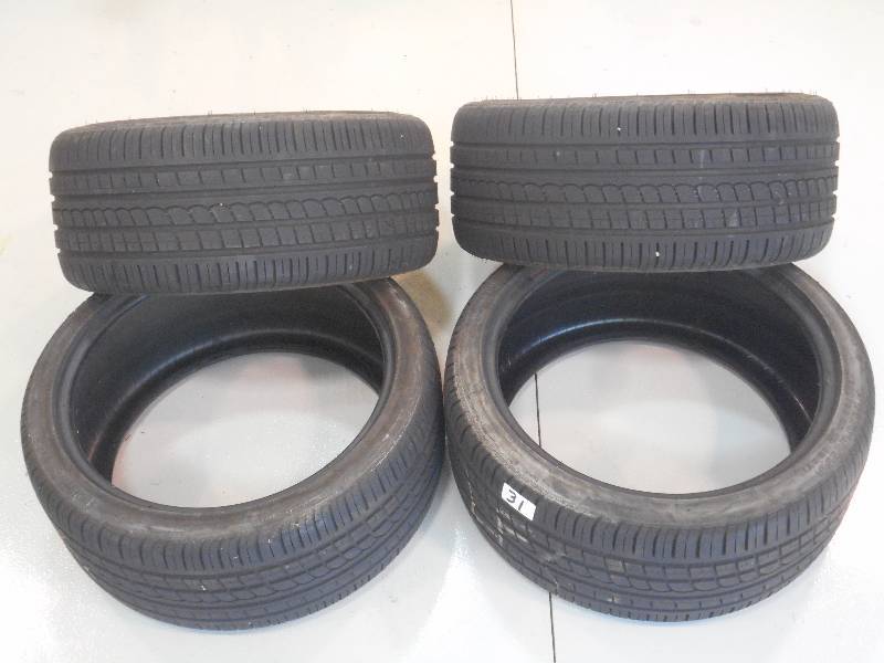 lot 31 image: (4) Pirelli P-Zero Rosso 2556015 ...