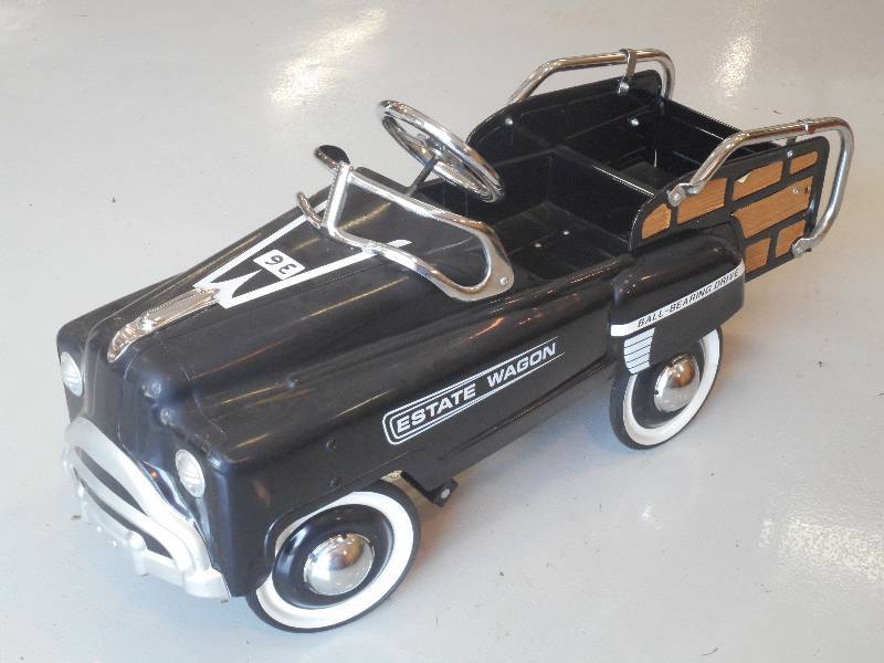 lot 36 image: Estate Wagon Ball-Bearing Drive Ped...