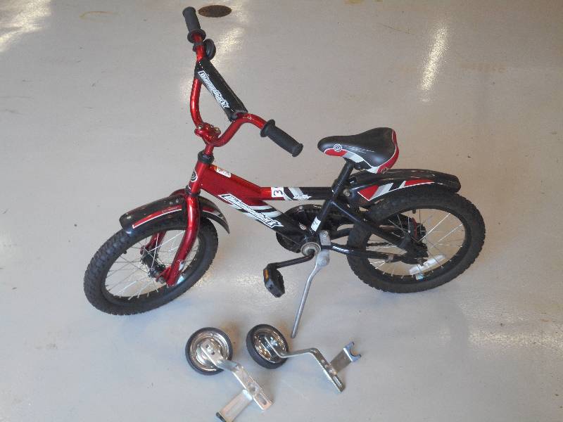 lot 39 image: Diamondback Viper Bicycle With Trai...