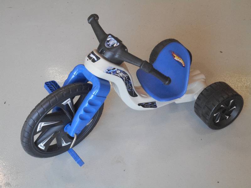 hot wheels tricycle