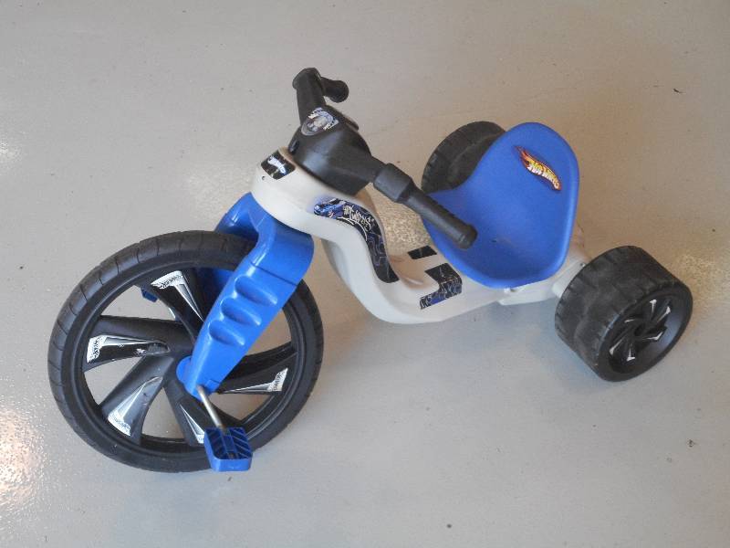 hot wheels tricycle