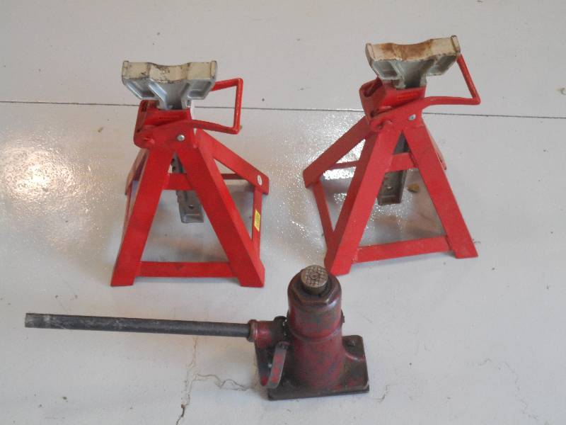 lot 56 image: (2) Heavy Duty Jackstands & (1) Bot...