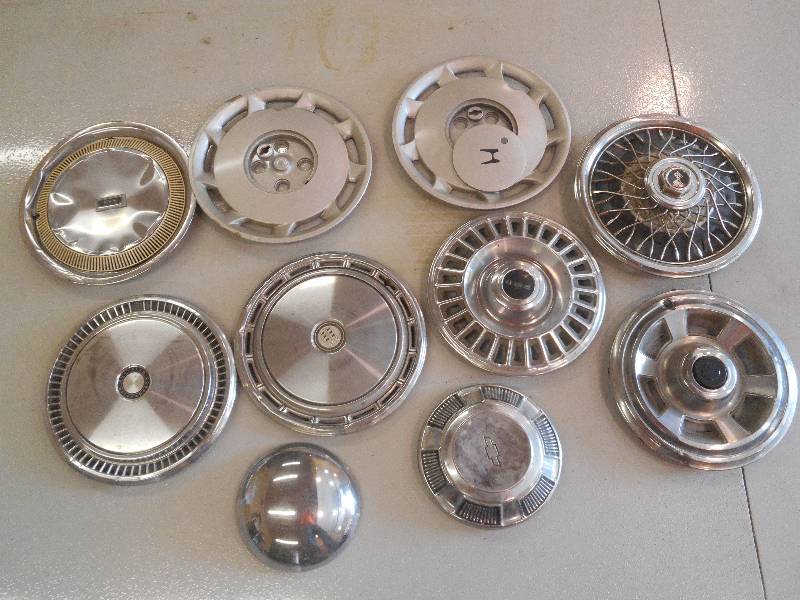 lot 77 image: Lot Of Assorted Vintage Hub Caps ...