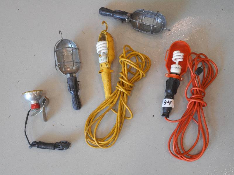 lot 94 image: Lot Of (5) Assorted Work Lights ...