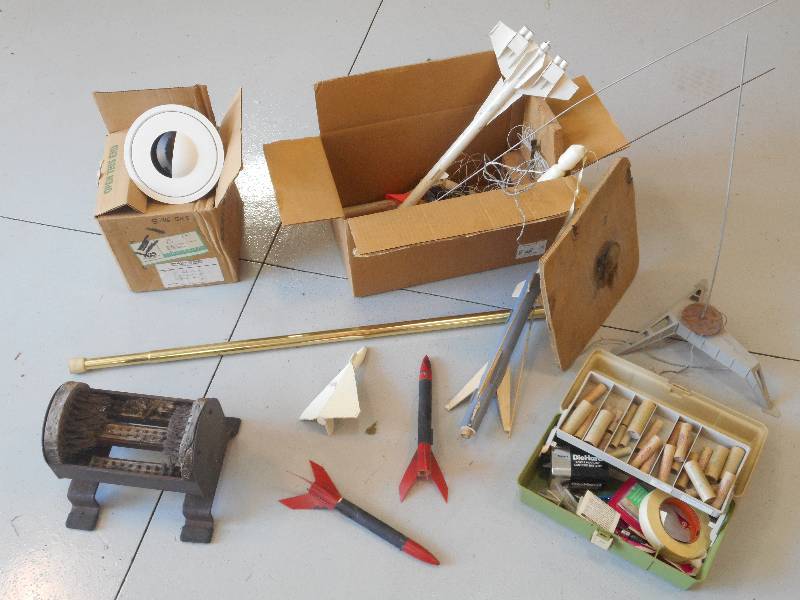 lot 107 image: Lot Of Box Of Rockets, Rocket Char...