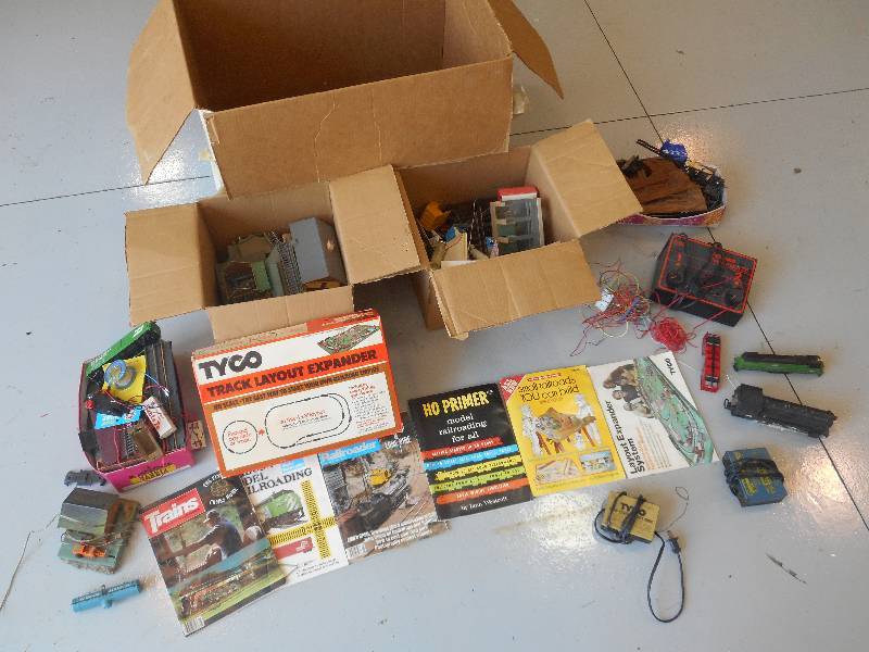 lot 109 image: Box Of Vintage Train Sets, Controls...