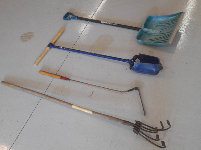 lot 113 image: Lot Of (4) Hand Tools ...