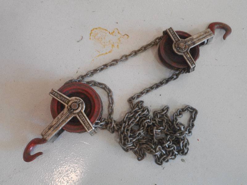 lot 117 image: 1000# Chain Fall, Good Condition ...