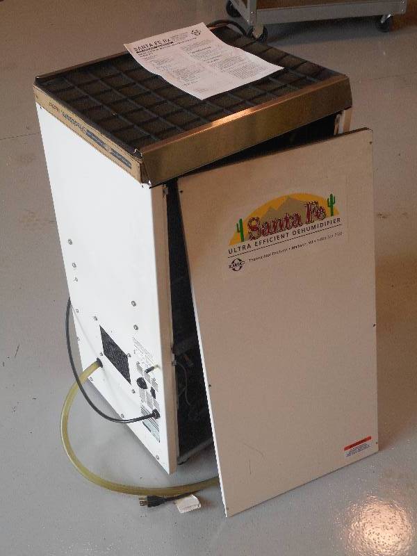 lot 141 image: Sante-Fe Ultra Efficient 120Volt De...