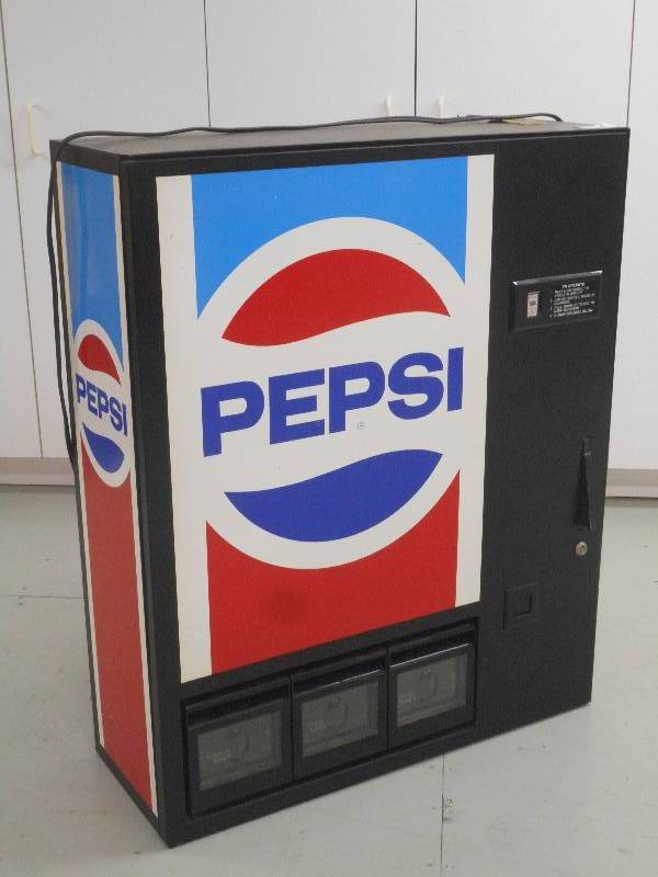 lot 154 image: Unique 3-Selection Pepsi Vending Ma...