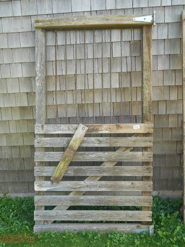 lot 208 image: (1) Vintage Wood & Steel Horse Stan...