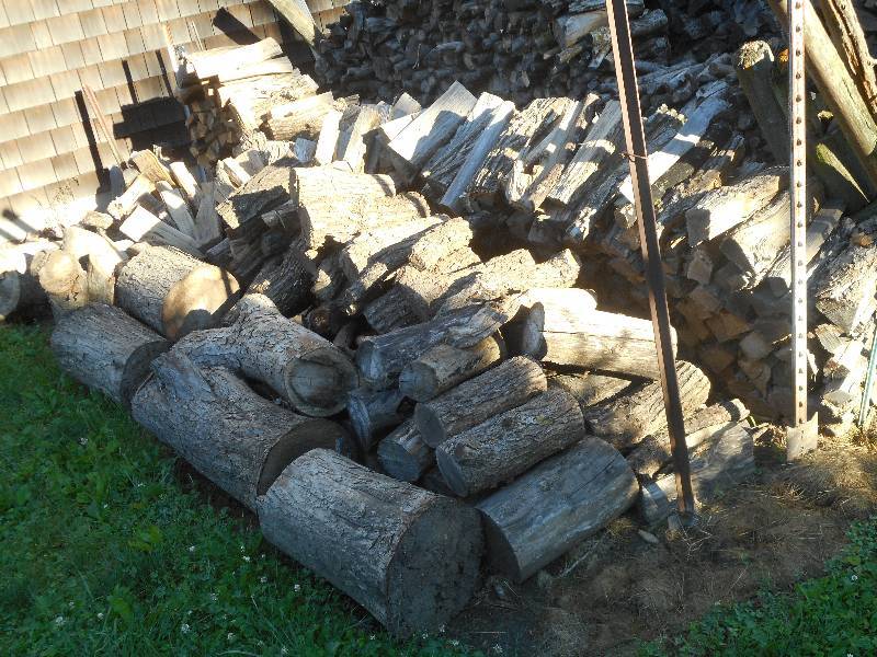lot 137 image: Lot Of Seasoned Firewood