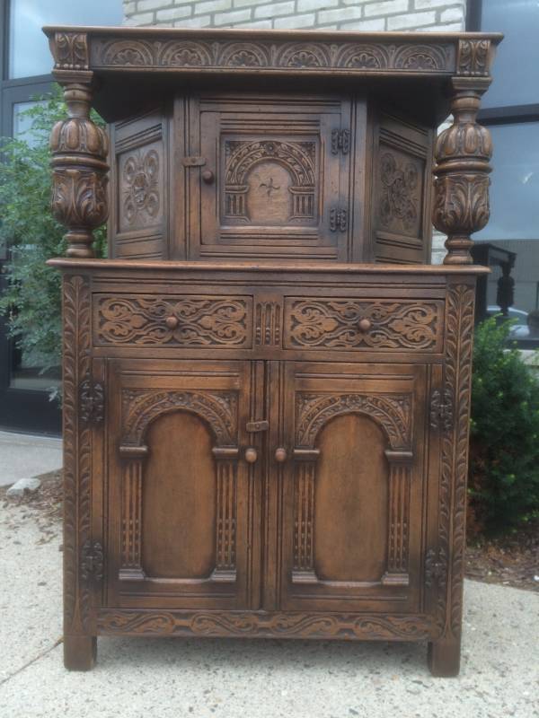 1930s English Carved Oak Cupboard with Original Hardware