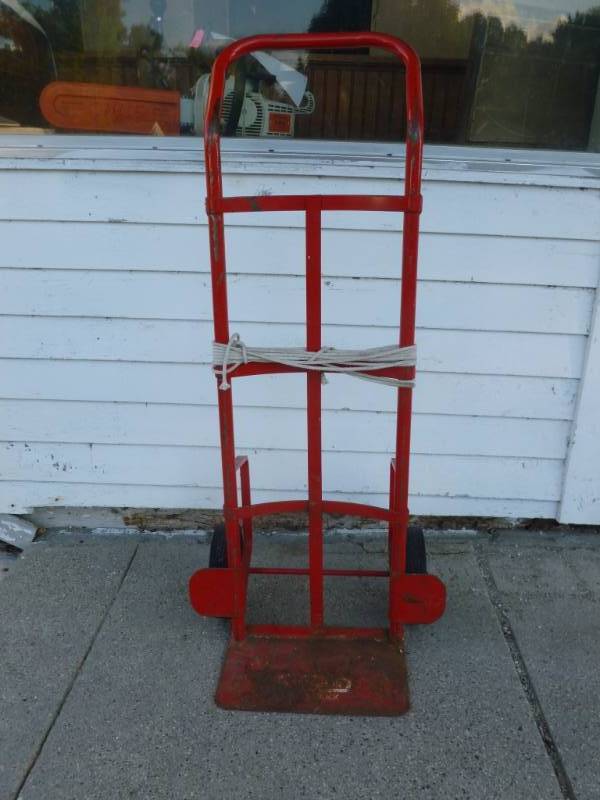 lot 18 image: Two Wheel Cart